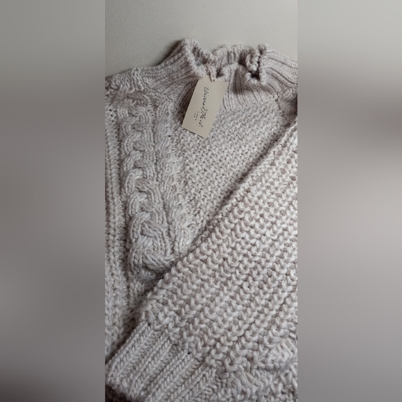 Chunky Knit Turtle neck sweater - Picture 4 of 6